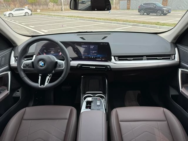 BMW X1 2023 sDrive25Li M Conjunto deportivo interior foto 10 BMW X1 2023 sDrive25Li M Conjunto deportivo interior foto 10