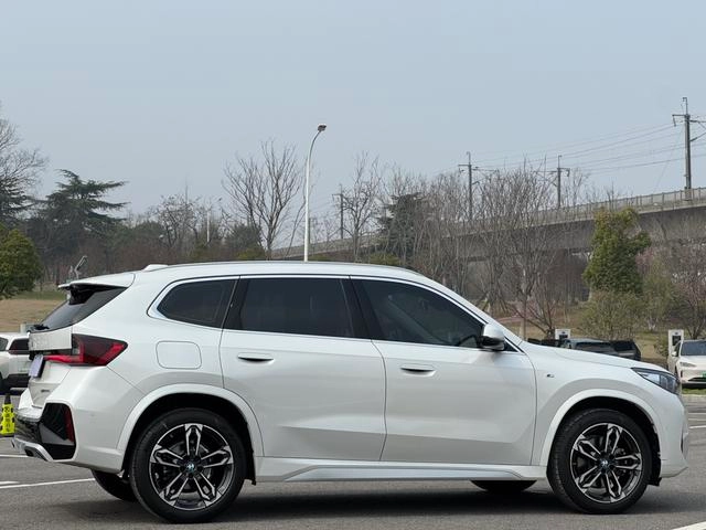 BMW X1 2023 sDrive25Li M Conjunto deportivo interior foto 16 BMW X1 2023 sDrive25Li M Conjunto deportivo interior foto 16