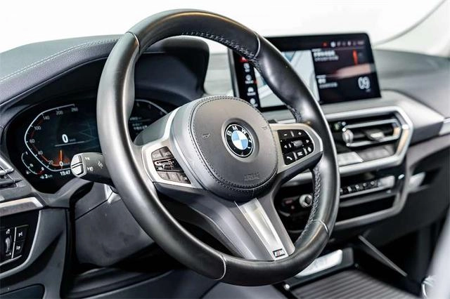 BMW X3 2022 xDrive25i M Sports suit interior photo 11