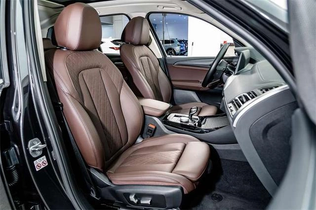 BMW X3 2022 xDrive25i M Sports suit interior photo 20