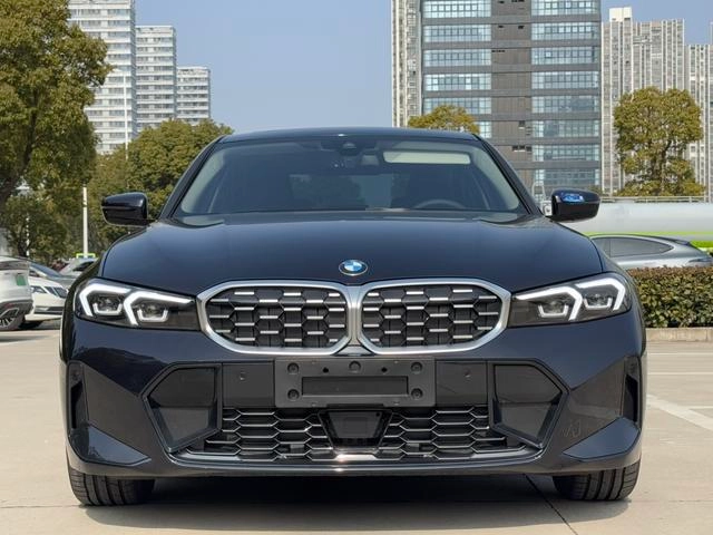 BMW 3 Series 2025 325Li M Sports suit exterior photo 2