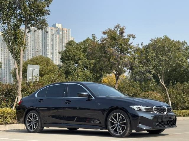 BMW 3 Series 2025 325Li M Sports suit exterior photo 3