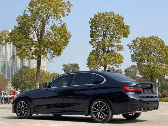 BMW 3 Series 2025 325Li M Sports suit exterior photo 5