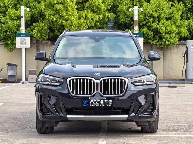 BMW X3 2022 xDrive25i M Conjunto deportivo exterior foto 2