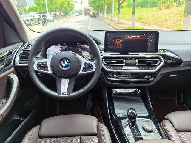 BMW X3 2022 xDrive25i M Conjunto deportivo exterior foto 9