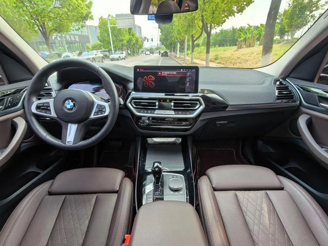 BMW X3 2022 xDrive25i M Conjunto deportivo interior foto 12