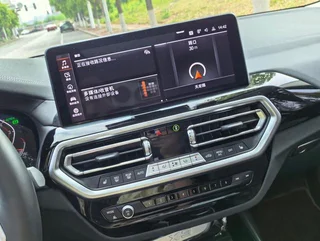 BMW X3 2022 xDrive25i M Conjunto deportivo interior foto 15