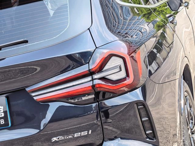 BMW X3 2022 xDrive25i M Conjunto deportivo interior foto 17