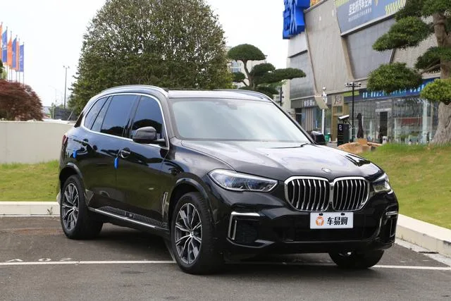 BMW X5 2022 Reforma xDrive 30Li Tipo de lujo M Conjunto deportivo exterior foto 3