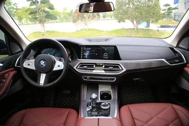 BMW X5 2022 Reforma xDrive 30Li Tipo de lujo M Conjunto deportivo exterior foto 4