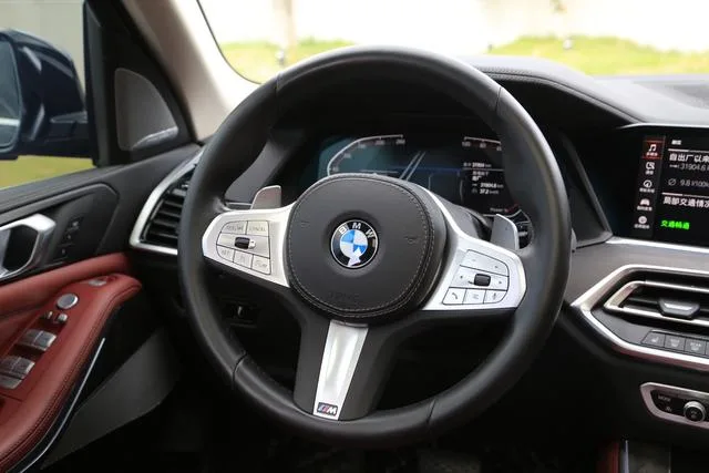 BMW X5 2022 Reforma xDrive 30Li Tipo de lujo M Conjunto deportivo exterior foto 5
