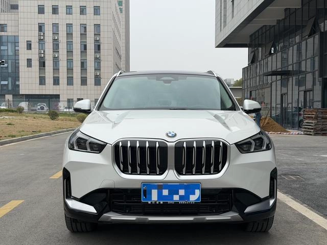 BMW X1 2025 sDrive25Li X Design Suit exterior photo 2