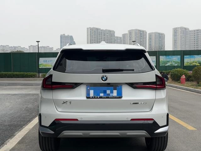 BMW X1 2025 sDrive25Li X Design Suit exterior photo 5