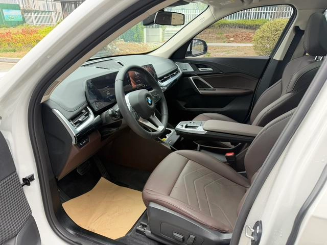 BMW X1 2025 sDrive25Li X Design Suit exterior photo 7