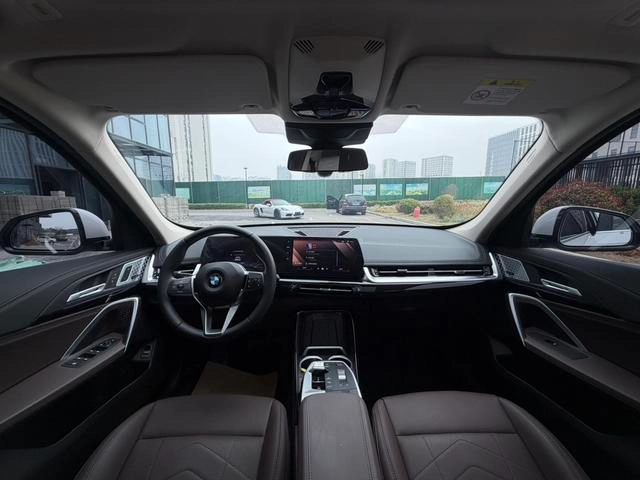 BMW X1 2025 sDrive25Li X Design Suit interior photo 15