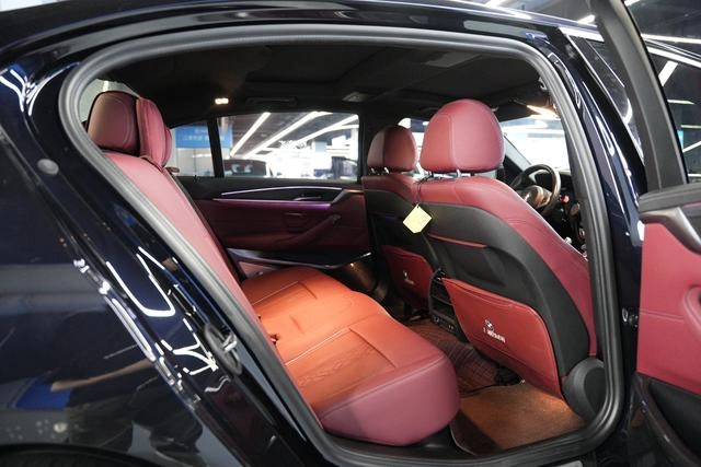 BMW 5 Series 2022 Restyling 530Li Leading Type M Sports suit interior photo 19