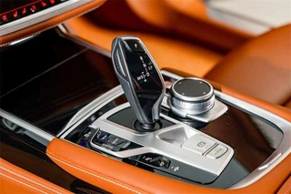 BMW 7 Series 2019 Restyling 750Li xDrive V8 M Sports suit interior photo 19