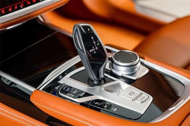 BMW 7 Series 2019 Restyling 750Li xDrive V8 M Sports suit interior photo 19
