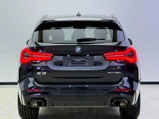 BMW X3 2022 Restyling xDrive30i Leading Type M Obsidian Night Suit interior photo 9