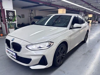 BMW 1 Series 2021 120i M Sports version exterior photo 1