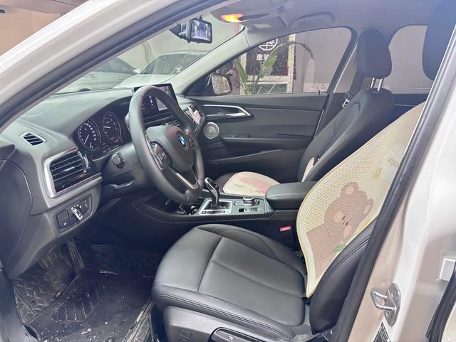 BMW 1 Series 2021 120i M Sports version interior photo 7