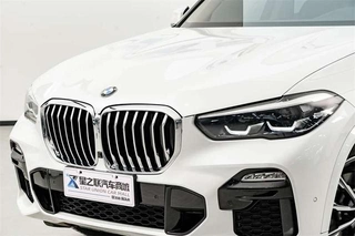 BMW X5 2021 Mise à jour xDrive30i M Ensemble de sport extérieur photo 4