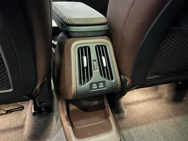 BMW X1 2023 sDrive25Li X Design Suit interior photo 13