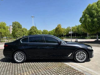 BMW 5 Series 2022 Segundo cambio 525Li Traje de lujo exterior foto 4 BMW 5 Series 2022 Segundo cambio 525Li Traje de lujo exterior foto 4