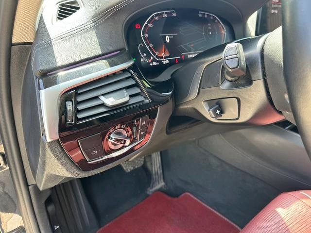BMW 5 Series 2022 Segundo cambio 525Li Traje de lujo interior foto 15 BMW 5 Series 2022 Segundo cambio 525Li Traje de lujo interior foto 15