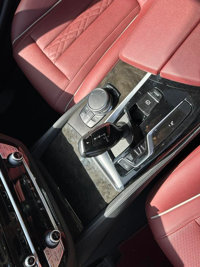 BMW 5 Series 2022 Segundo cambio 525Li Traje de lujo interior foto 18 BMW 5 Series 2022 Segundo cambio 525Li Traje de lujo interior foto 18