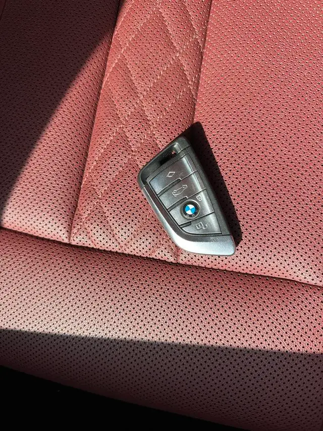 BMW 5 Series 2022 Segundo cambio 525Li Traje de lujo interior foto 19 BMW 5 Series 2022 Segundo cambio 525Li Traje de lujo interior foto 19