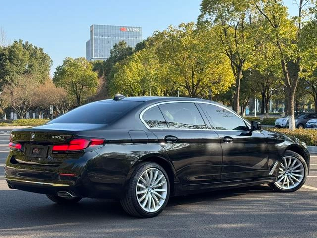 BMW 5 Series 2021 530Li Premium Class Luxury Set exterior photo 3
