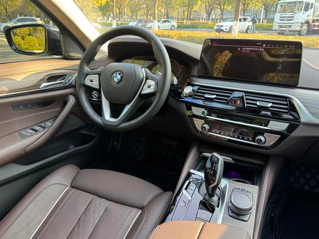 BMW 5 Series 2021 530Li Premium Class Luxury Set exterior photo 6