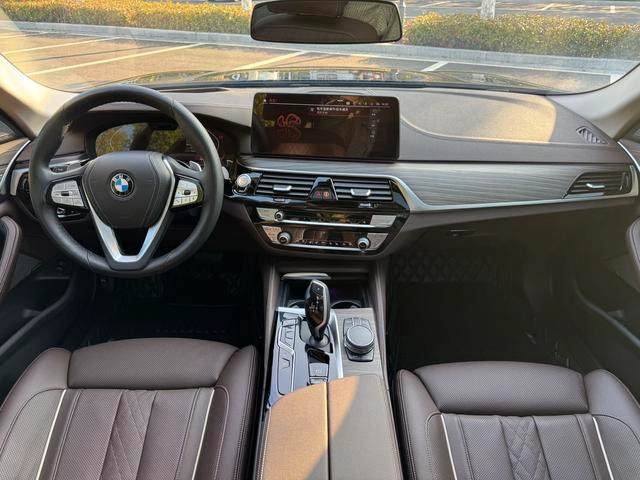 BMW 5 Series 2021 530Li Premium Class Luxury Set interior photo 10