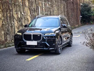 BMW X7 2023 xDrive M60i