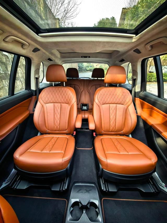BMW X7 2023 xDrive M60i exterior photo 10