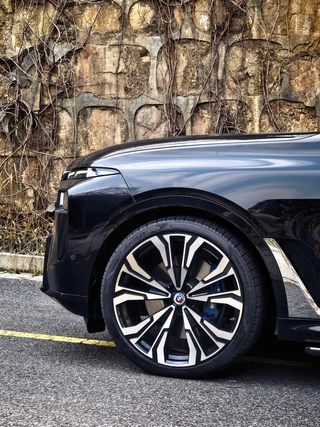 BMW X7 2023 xDrive M60i interior photo 17