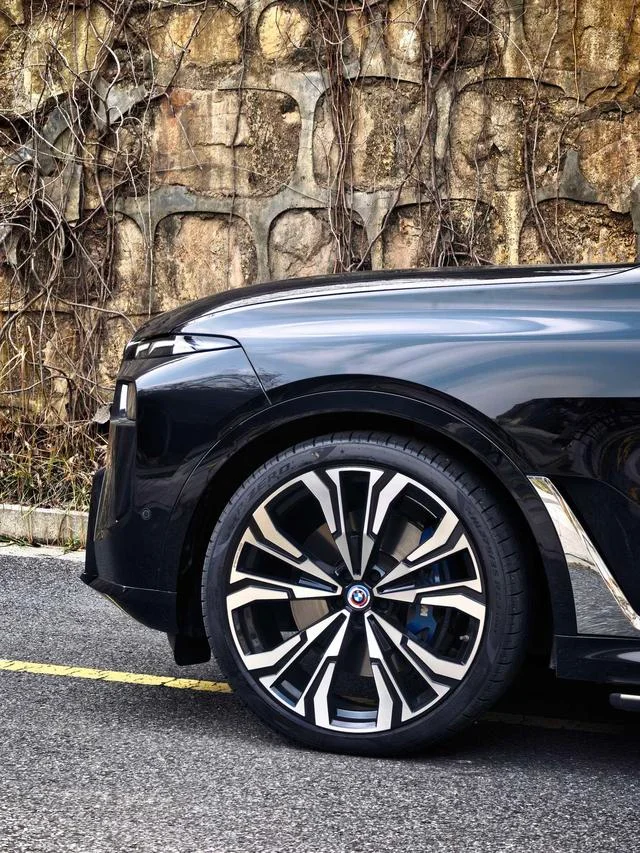 BMW X7 2023 xDrive M60i interior photo 17
