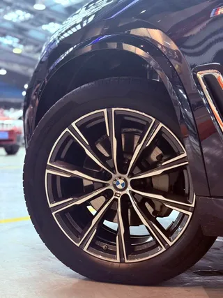 BMW X5 2022 Restyling xDrive 30Li M Sports suit exterior photo 4