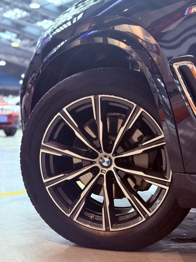BMW X5 2022 Restyling xDrive 30Li M Sports suit exterior photo 4