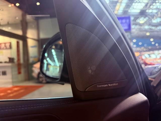 BMW X5 2022 Restyling xDrive 30Li M Sports suit interior photo 6
