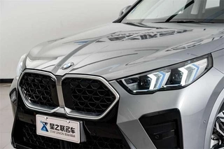 BMW X2 2024 sDrive25i M Conjunto deportivo exterior foto 4 BMW X2 2024 sDrive25i M Conjunto deportivo exterior foto 4