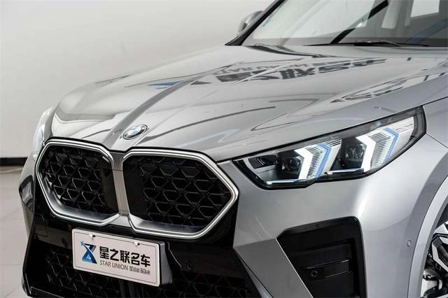 BMW X2 2024 sDrive25i M Conjunto deportivo exterior foto 4 BMW X2 2024 sDrive25i M Conjunto deportivo exterior foto 4