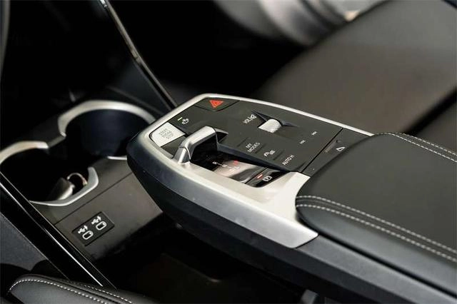 BMW X2 2024 sDrive25i M Conjunto deportivo interior foto 12 BMW X2 2024 sDrive25i M Conjunto deportivo interior foto 12