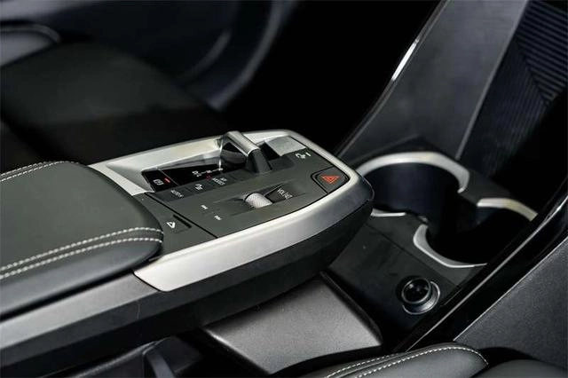 BMW X2 2024 sDrive25i M Conjunto deportivo interior foto 19 BMW X2 2024 sDrive25i M Conjunto deportivo interior foto 19