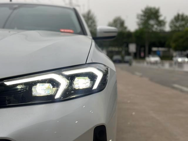 BMW 3 Series 2025 325Li M Sports suit exterior photo 7