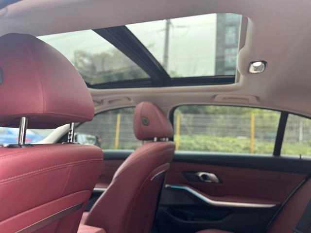 BMW 3 Series 2025 325Li M Sports suit interior photo 10