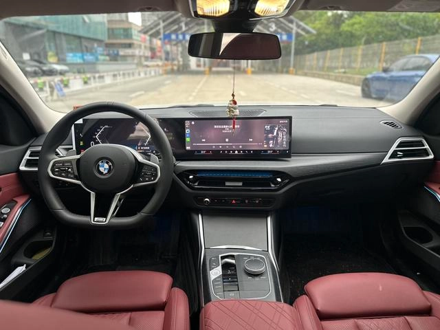 BMW 3 Series 2025 325Li M Sports suit interior photo 11