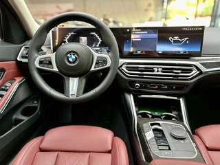 BMW 3 Series 2023 325Li M Conjunto deportivo interior foto 7 BMW 3 Series 2023 325Li M Conjunto deportivo interior foto 7