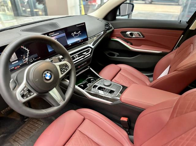 BMW 3 Series 2023 325Li M Conjunto deportivo interior foto 8 BMW 3 Series 2023 325Li M Conjunto deportivo interior foto 8
